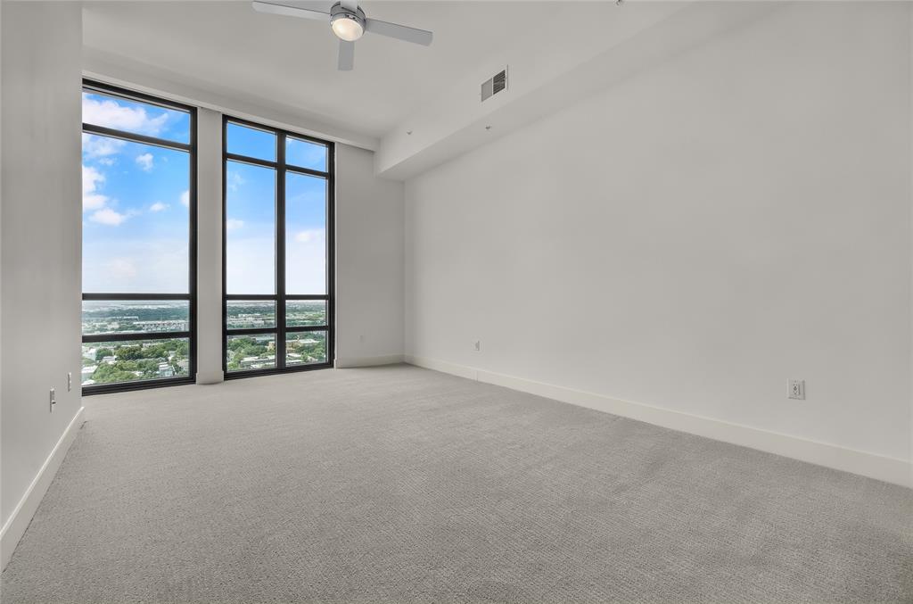 ROSEMONT CONGRESS - Residential Lease