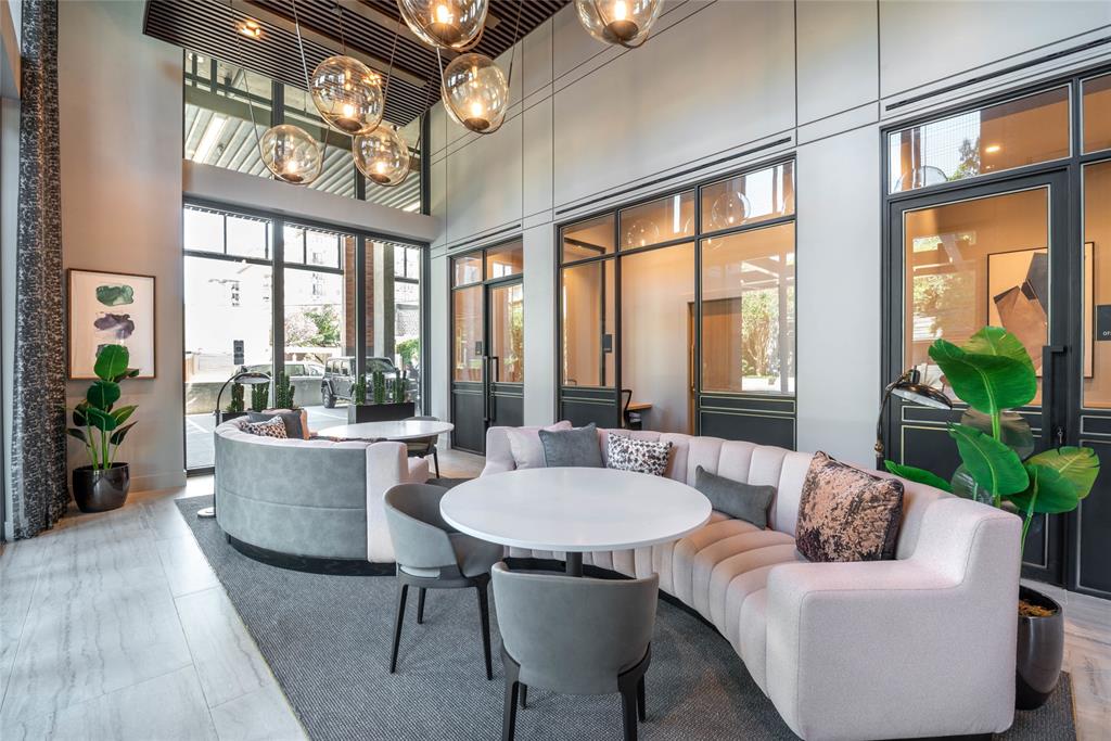 ROSEMONT CONGRESS - Residential Lease