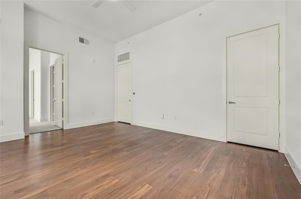 ROSEMONT CONGRESS - Residential Lease