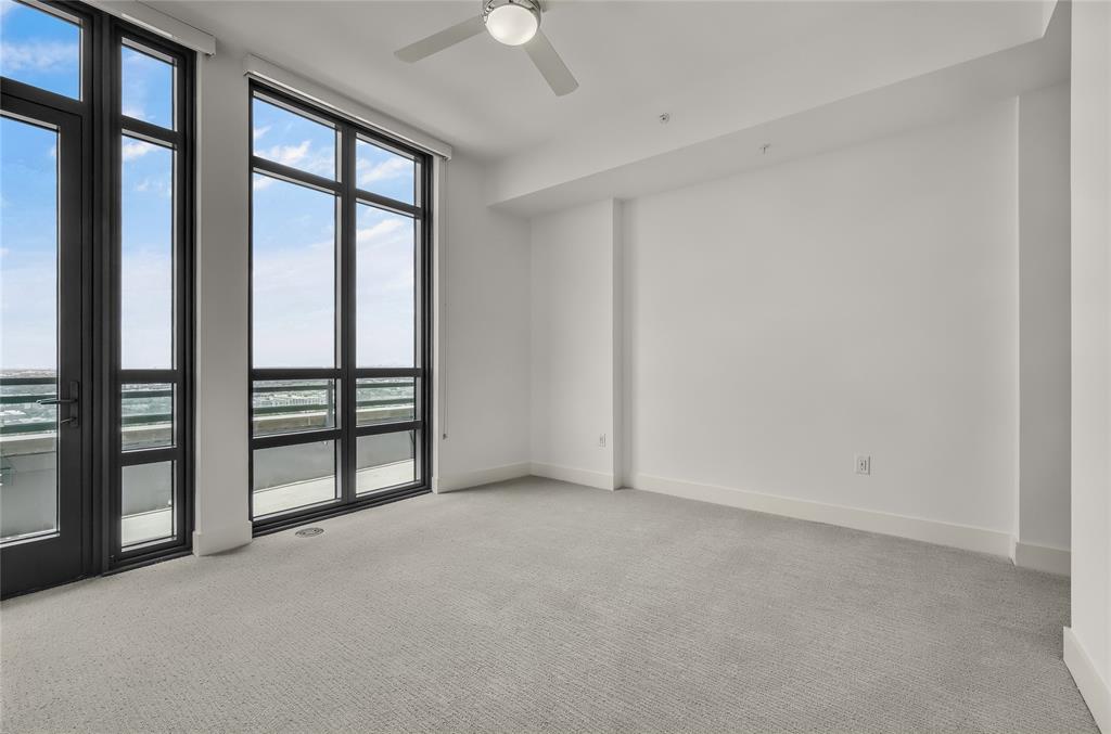 ROSEMONT CONGRESS - Residential Lease