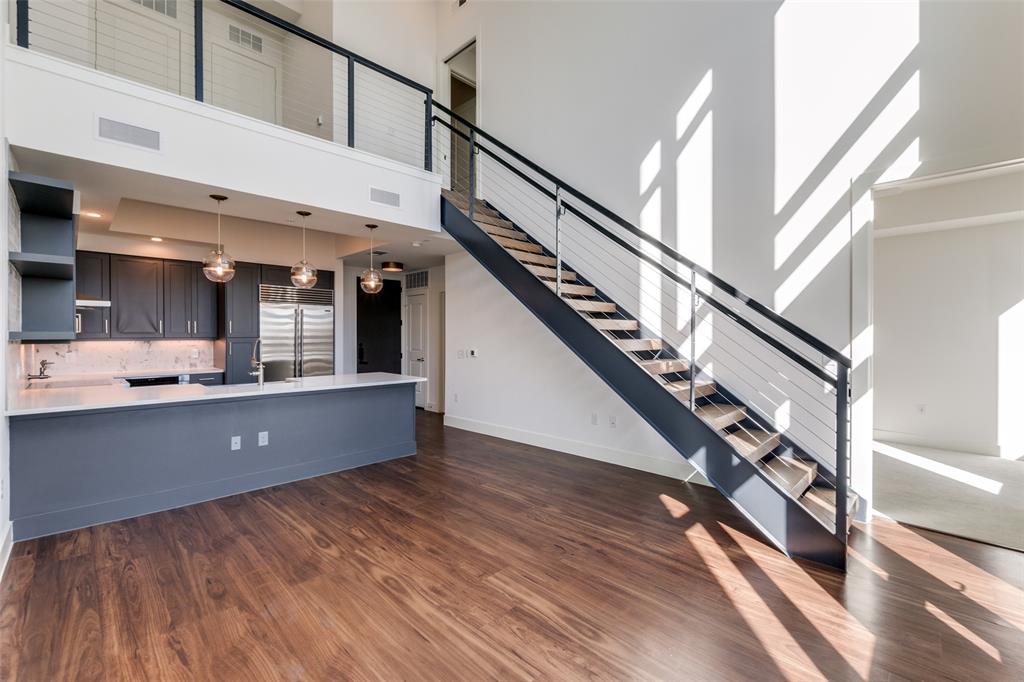 ROSEMONT CONGRESS - Residential Lease