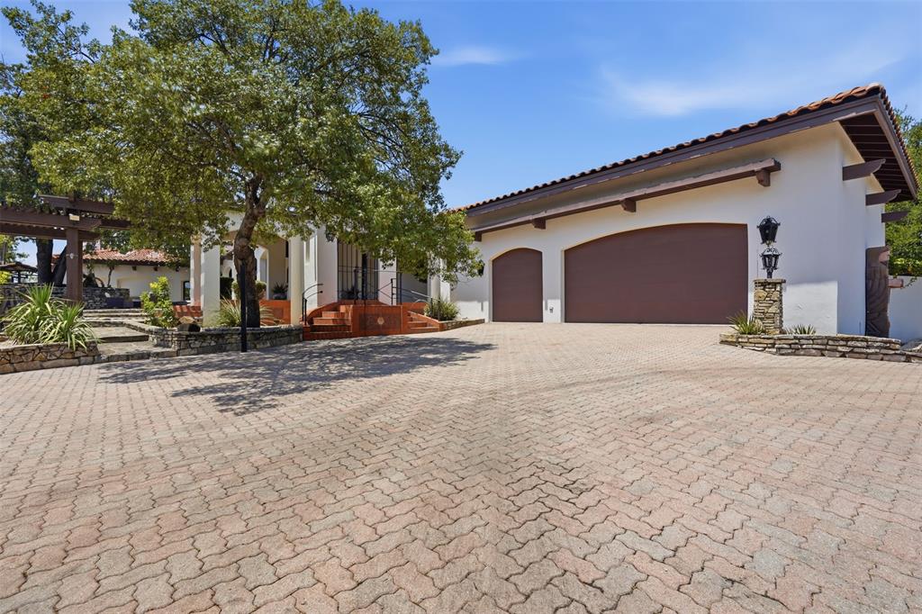 8300 Samora Court