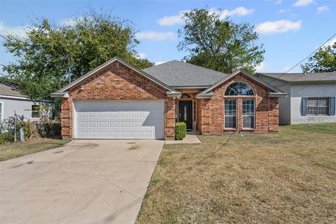 321 Meadow Park Drive White Settlement TX 76108