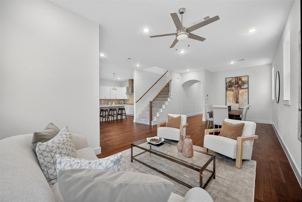 928 Banyan Tree Lane