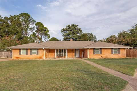1603 Miller Court Pantego TX 76013