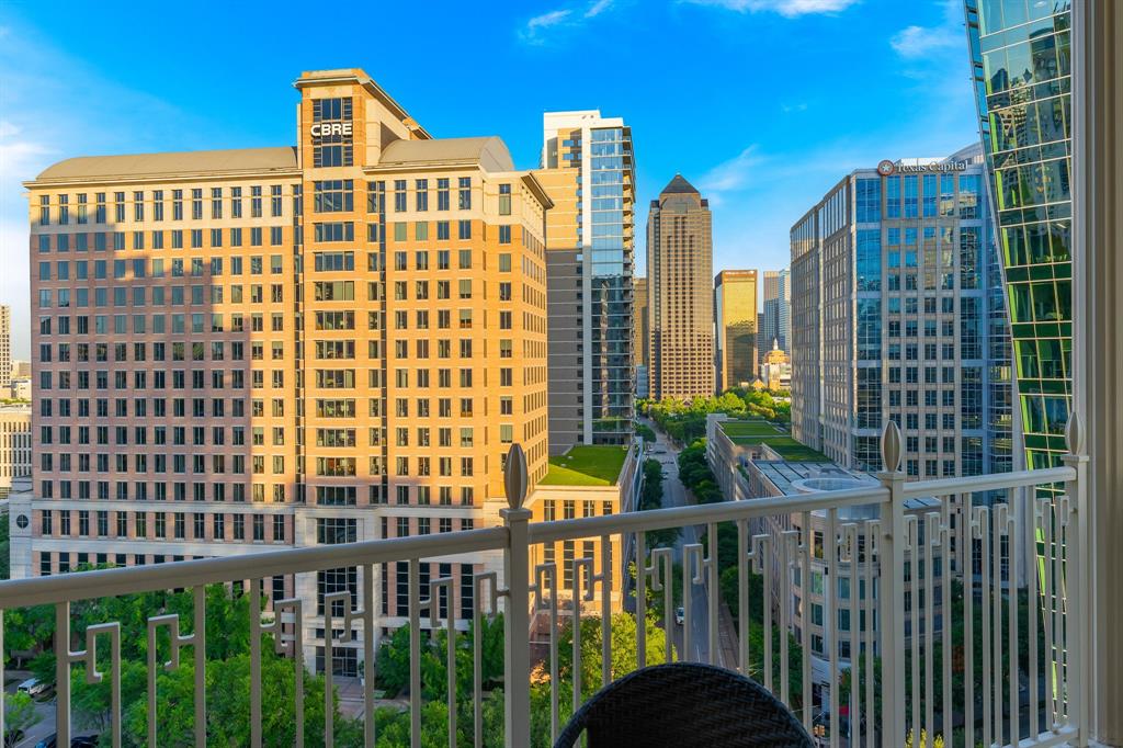 Ritz Carlton Residences 1 - Residential