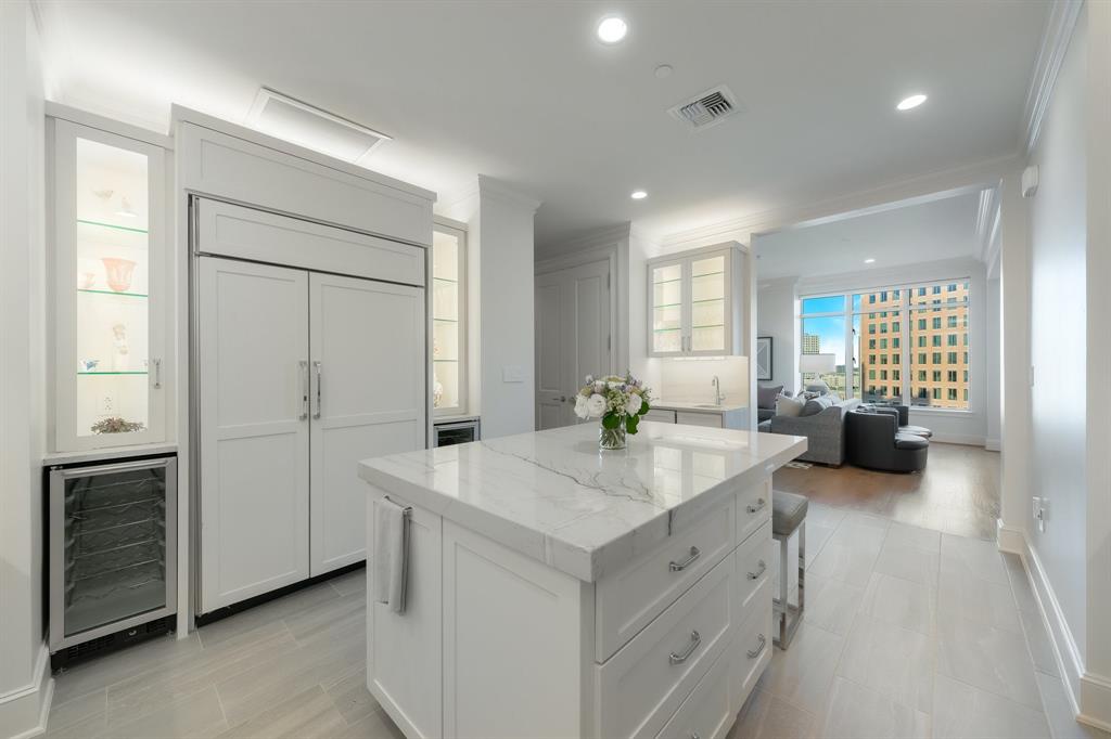 Ritz Carlton Residences 1 - Residential