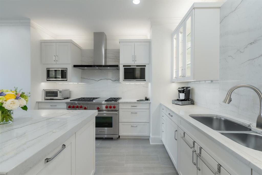 Ritz Carlton Residences 1 - Residential