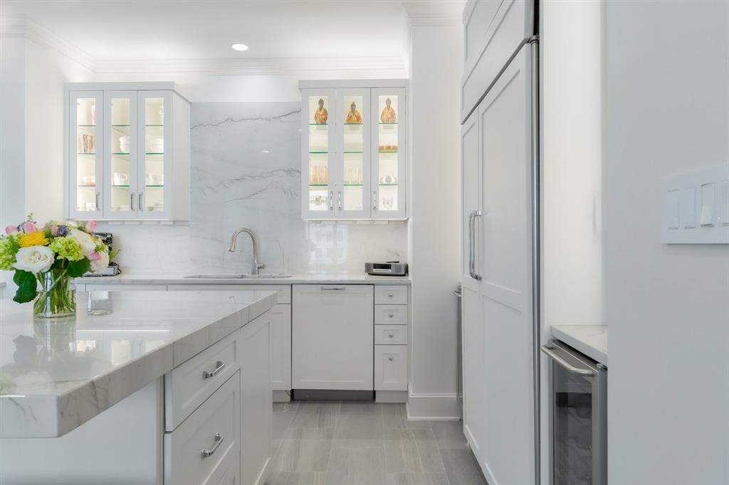 Ritz Carlton Residences 1 - Residential