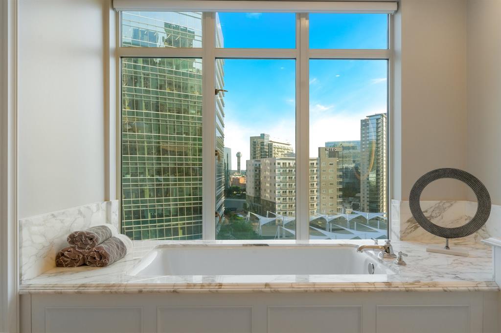 Ritz Carlton Residences 1 - Residential