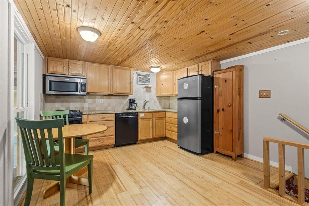 CHISUM NEIGHBORHOOD - Residential