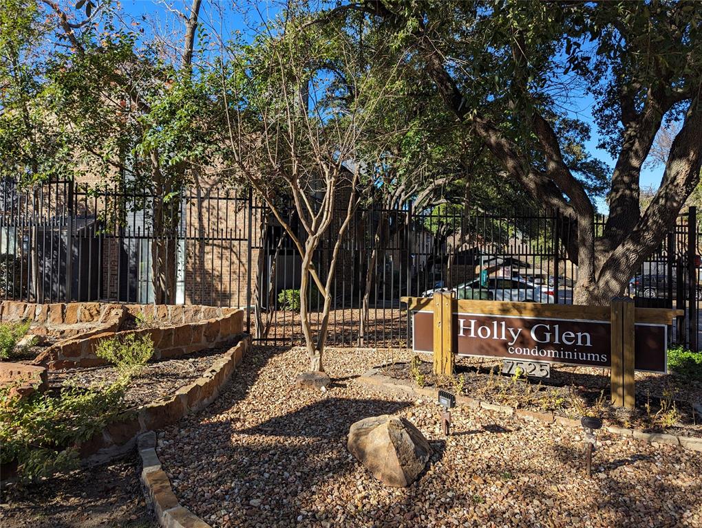 Holly Glen Condos - Residential Lease