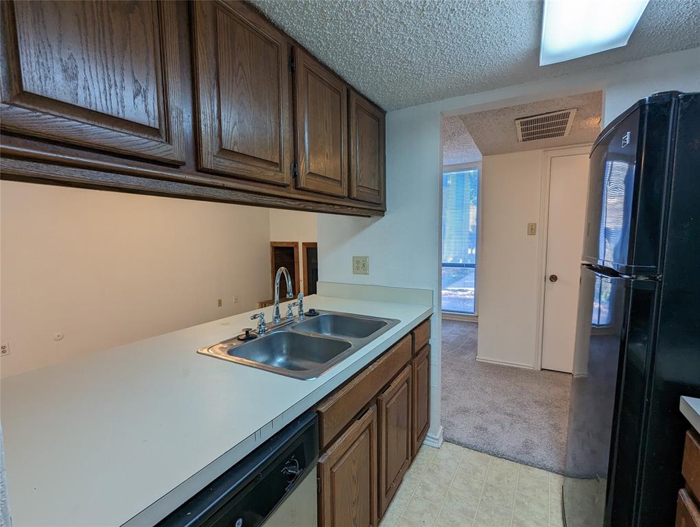 Holly Glen Condos - Residential Lease