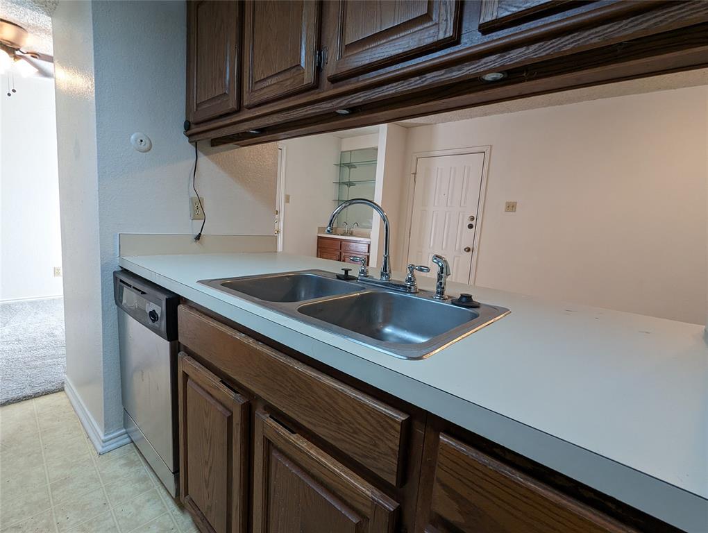 Holly Glen Condos - Residential Lease