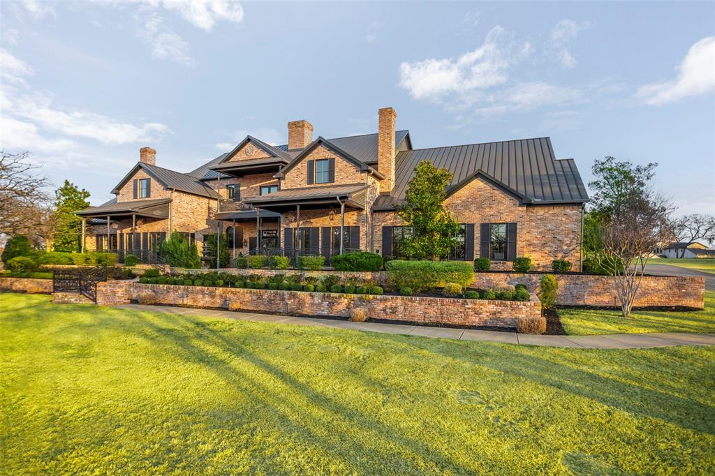 1096 Roadrunner Road