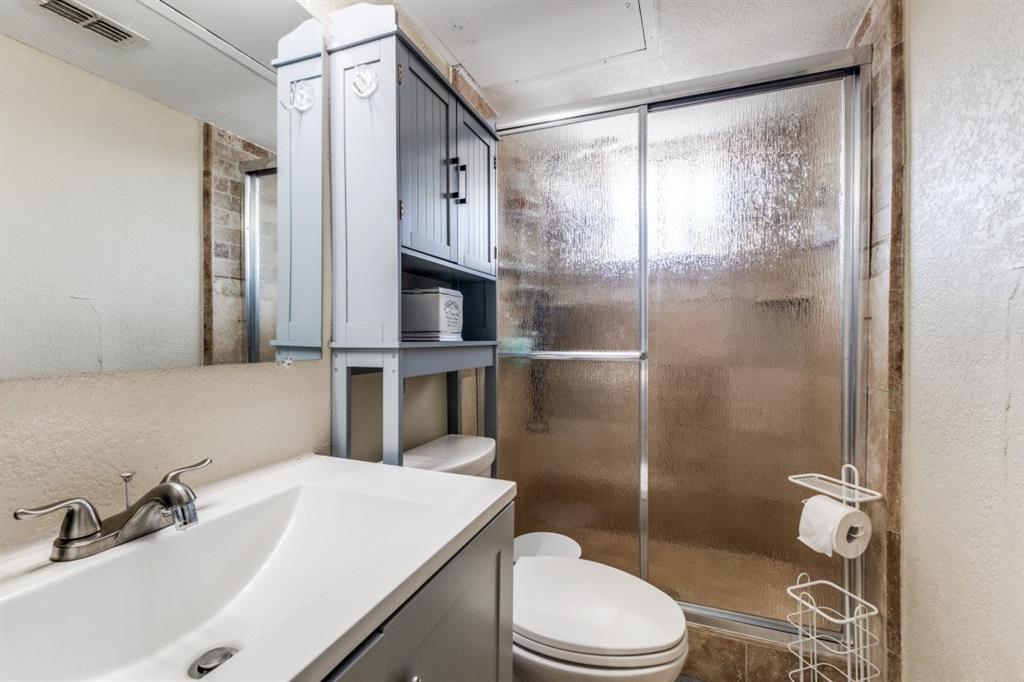 Royal Oaks Condo - Residential