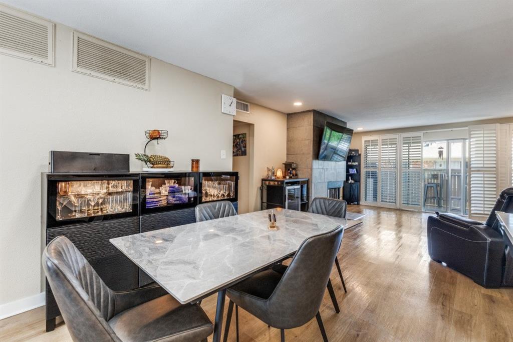 Royal Oaks Condo - Residential