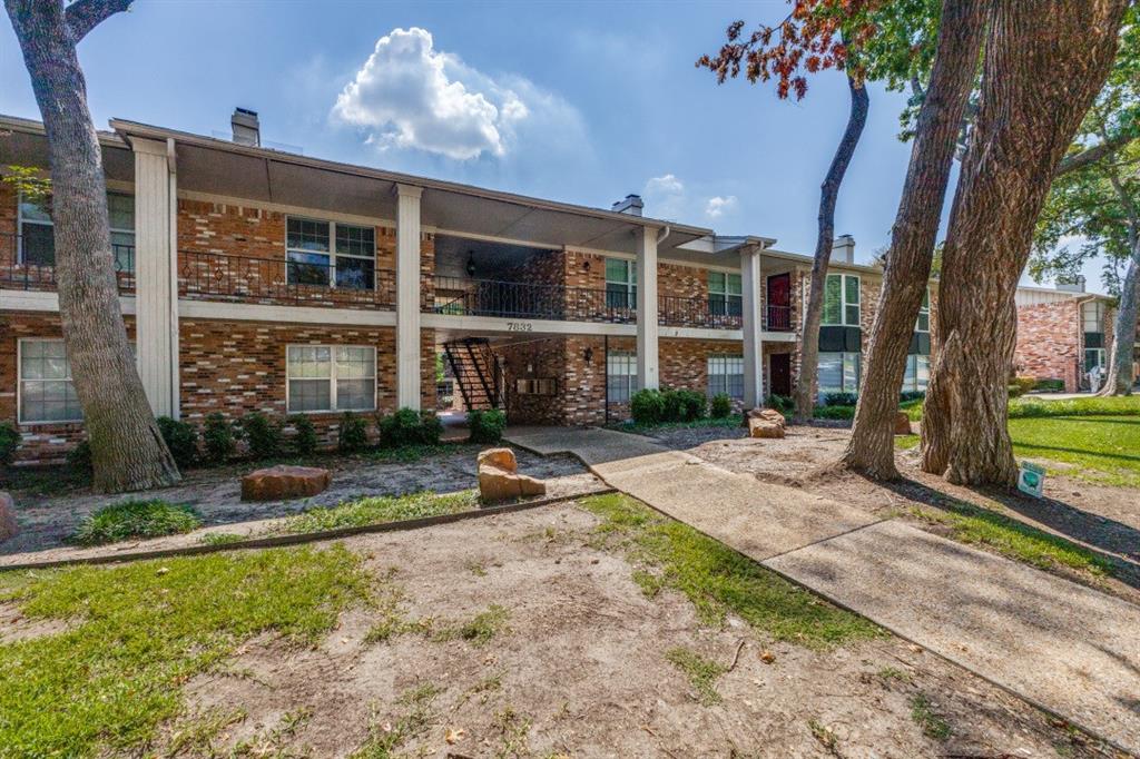 Royal Oaks Condo - Residential