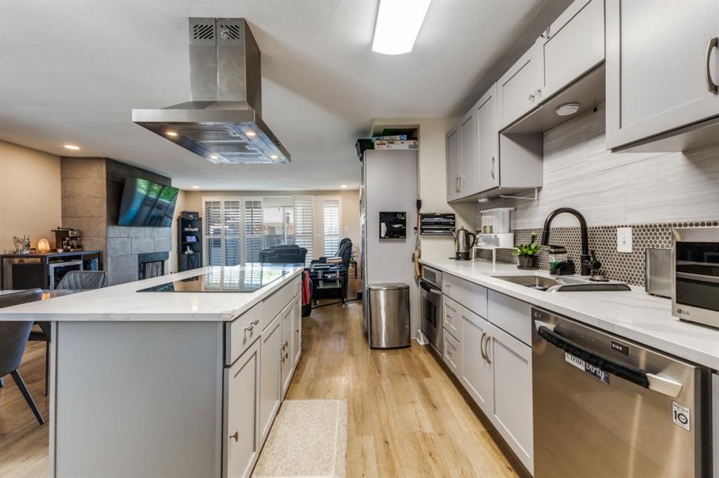 Royal Oaks Condo - Residential