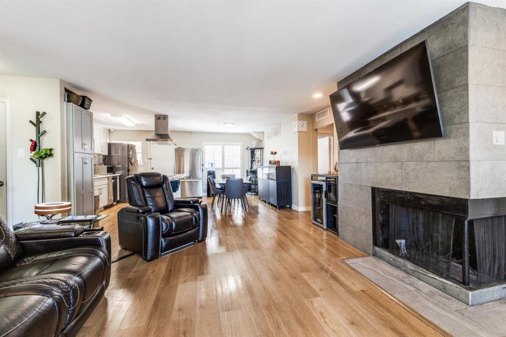 Royal Oaks Condo - Residential