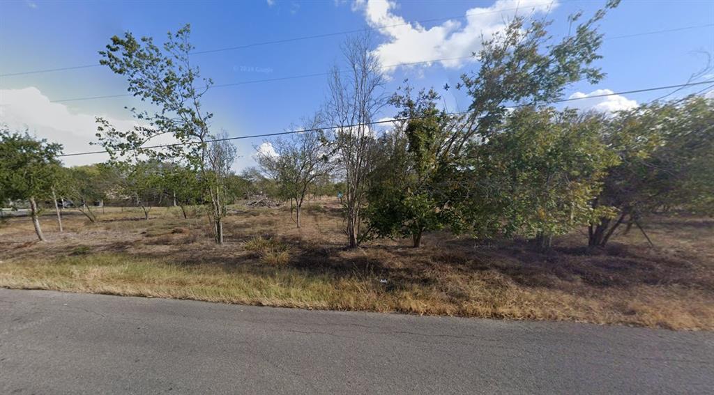 306 Lakecreek Drive