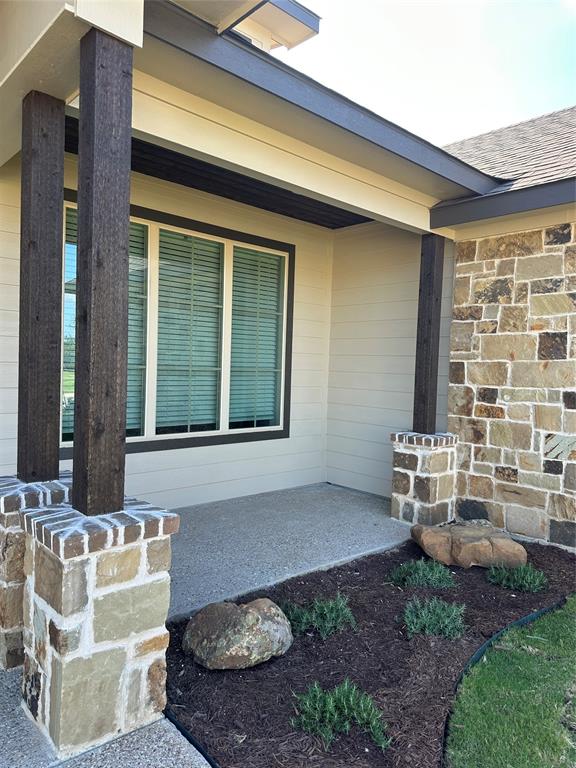 1032 Queen Elizabeth Drive