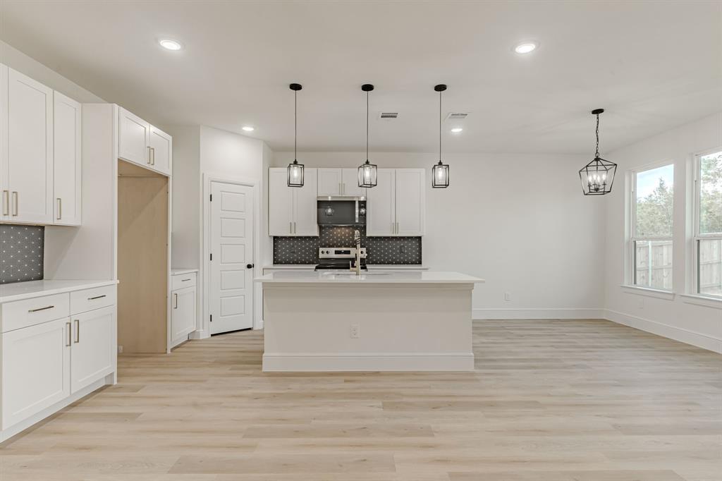 5811 Stonegate Circle