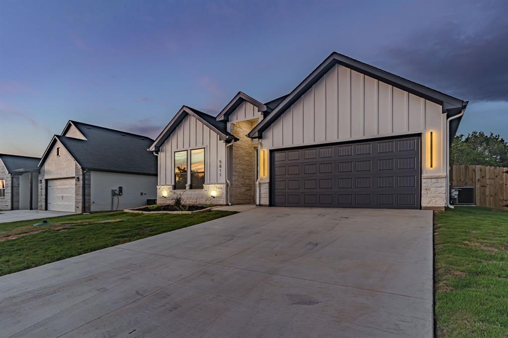 5811 Stonegate Circle