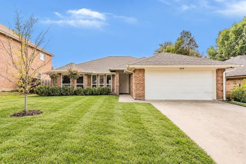 Photo of 5029 Barberry Drive, Fort Worth, TX 76133 (MLS # 21402939)