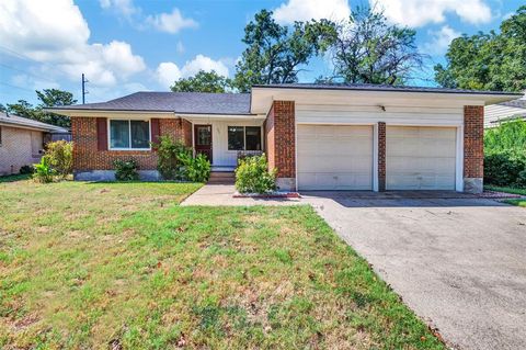 Photo of 505 King Lane, Garland, TX 75042 (MLS # 21066784)