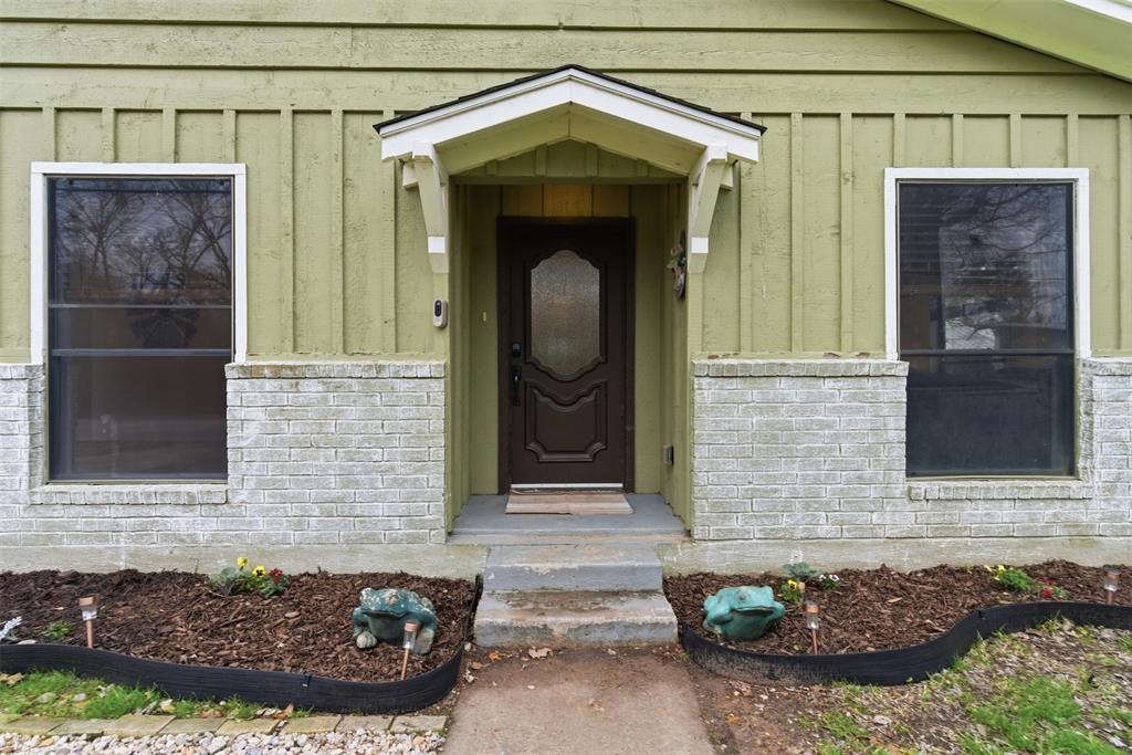 208 E Columbia Street