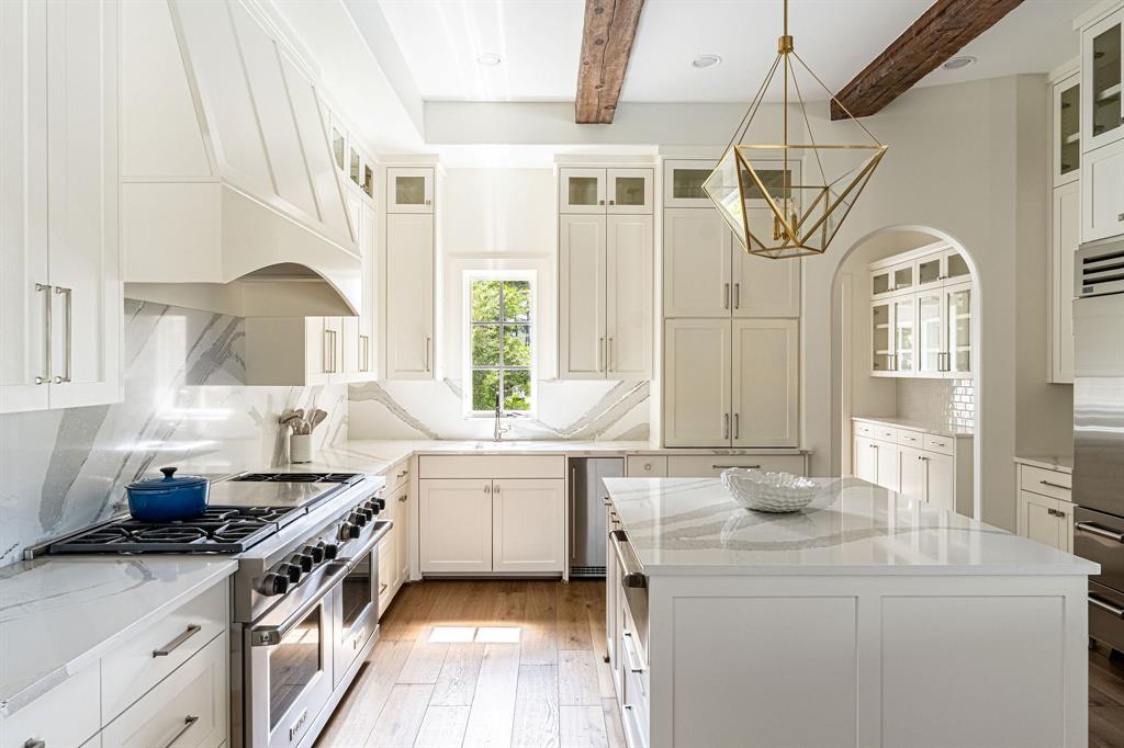 Chateau Du Lac Ph I - Residential