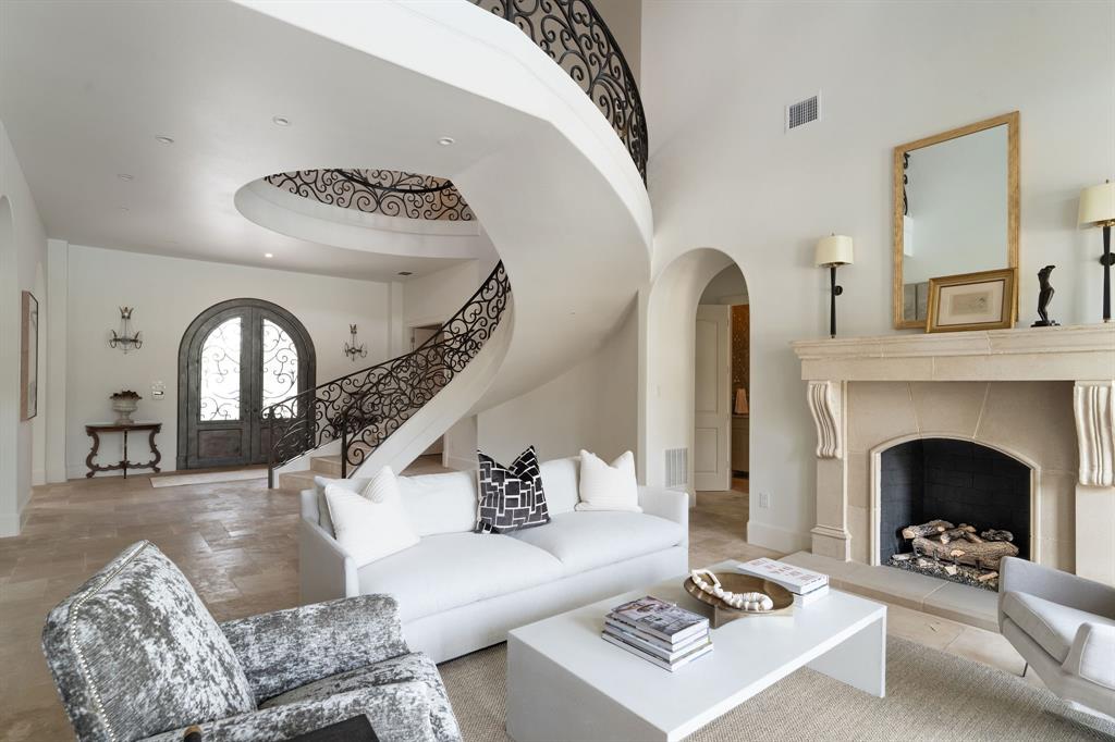 Chateau Du Lac Ph I - Residential