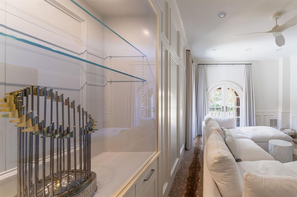 Chateau Du Lac Ph I - Residential