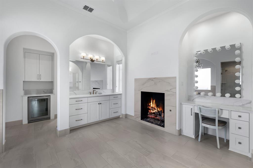 Chateau Du Lac Ph I - Residential