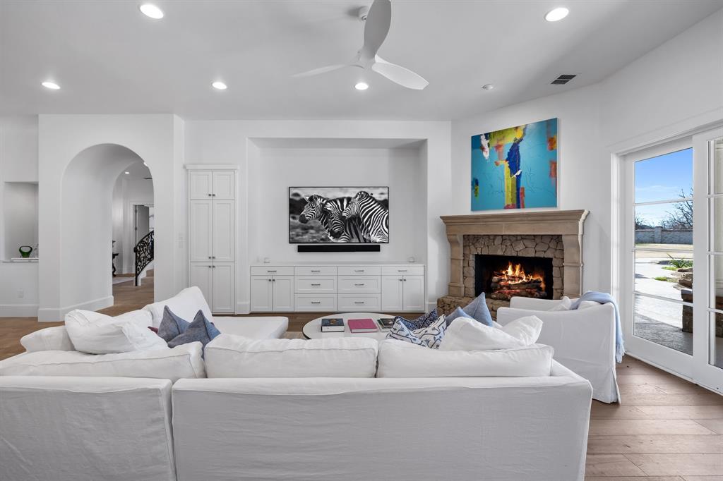 Chateau Du Lac Ph I - Residential