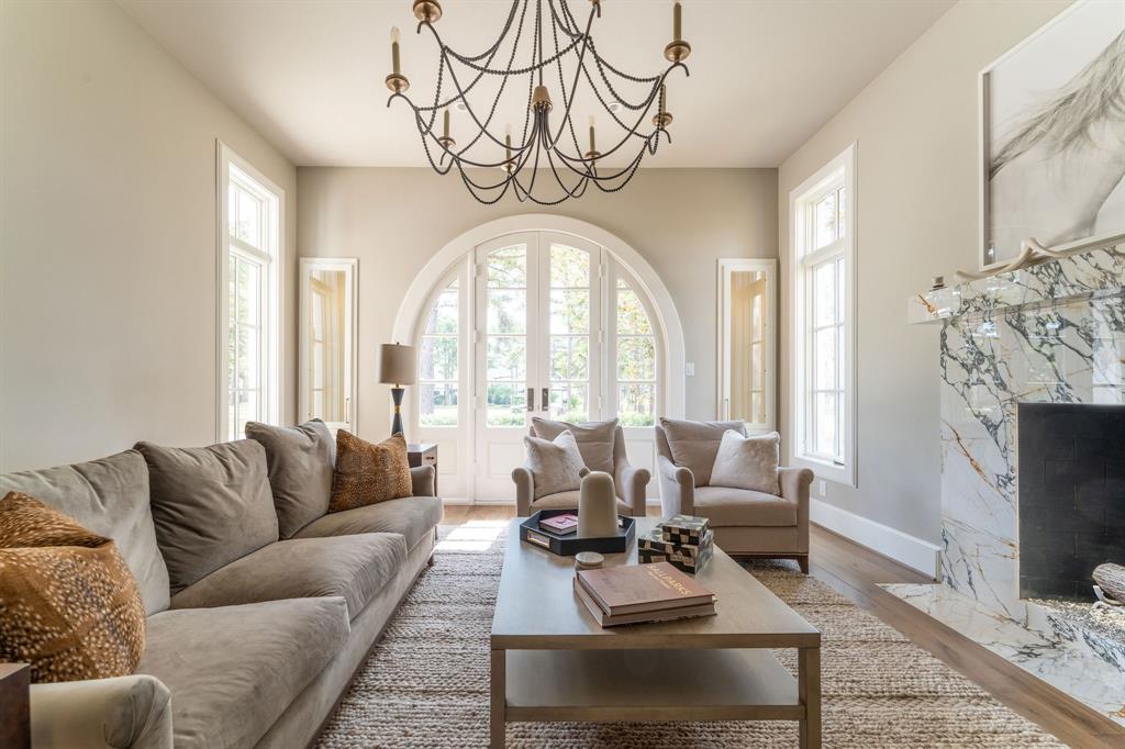 Chateau Du Lac Ph I - Residential