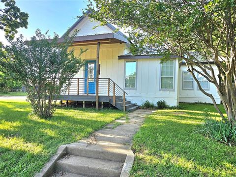 Photo of 1029 W Shepherd Street, Denison, TX 75020 (MLS # 21272512)