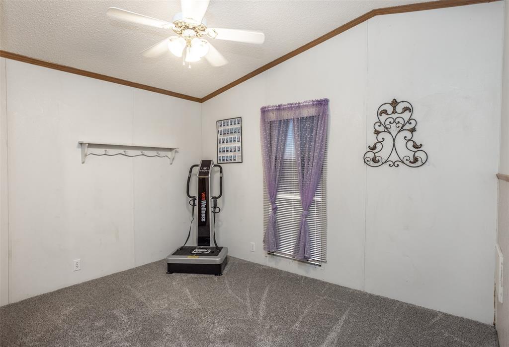 S Willis survey abstract 1102 - Residential