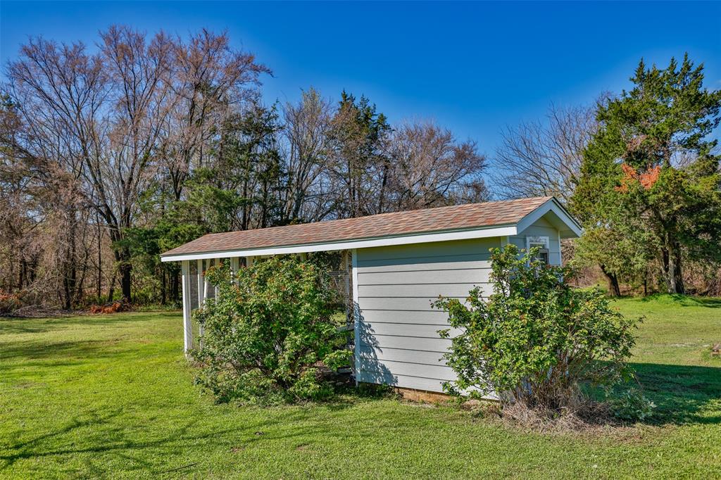 S Willis survey abstract 1102 - Residential