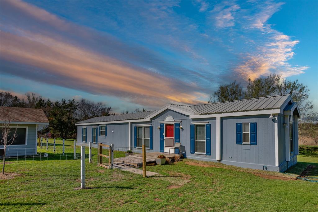 S Willis survey abstract 1102 - Residential