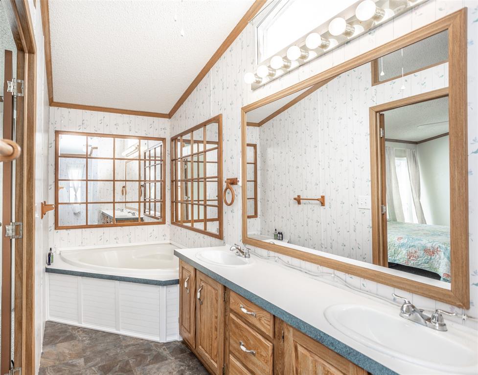 S Willis survey abstract 1102 - Residential