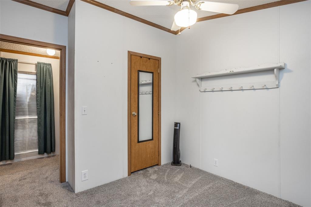 S Willis survey abstract 1102 - Residential