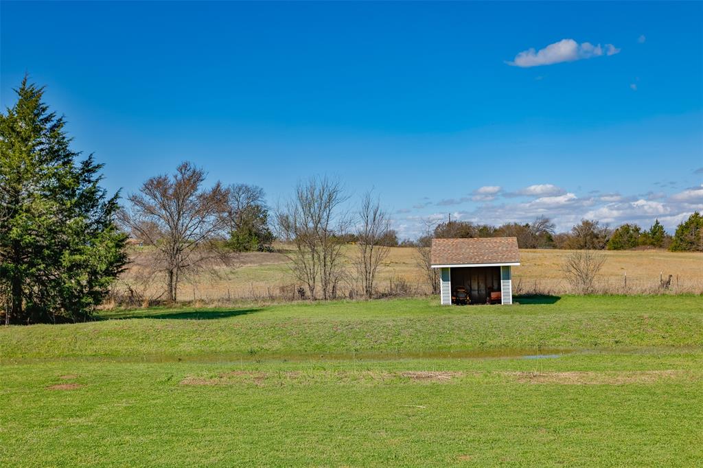 S Willis survey abstract 1102 - Residential