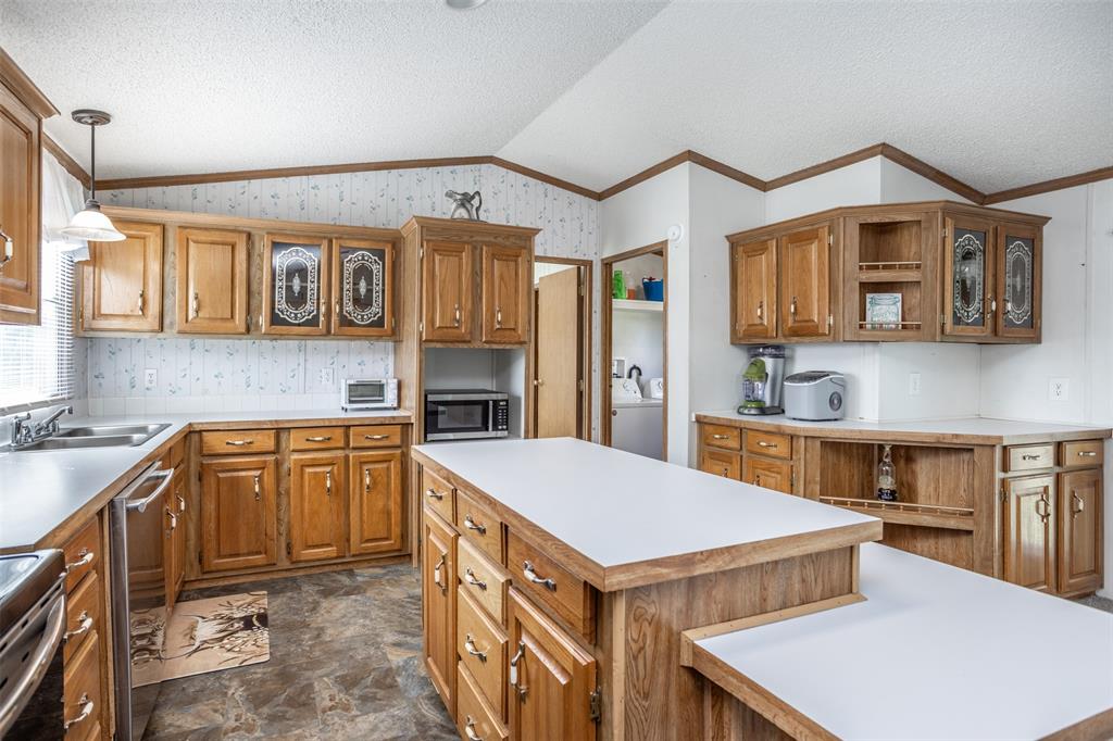 S Willis survey abstract 1102 - Residential