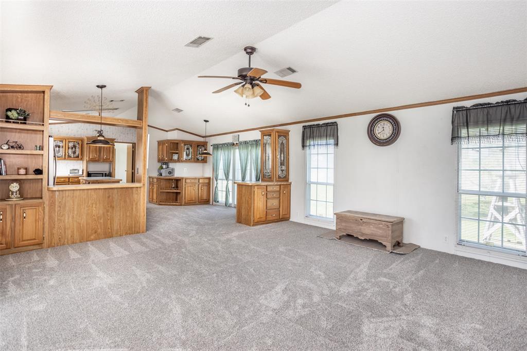 S Willis survey abstract 1102 - Residential