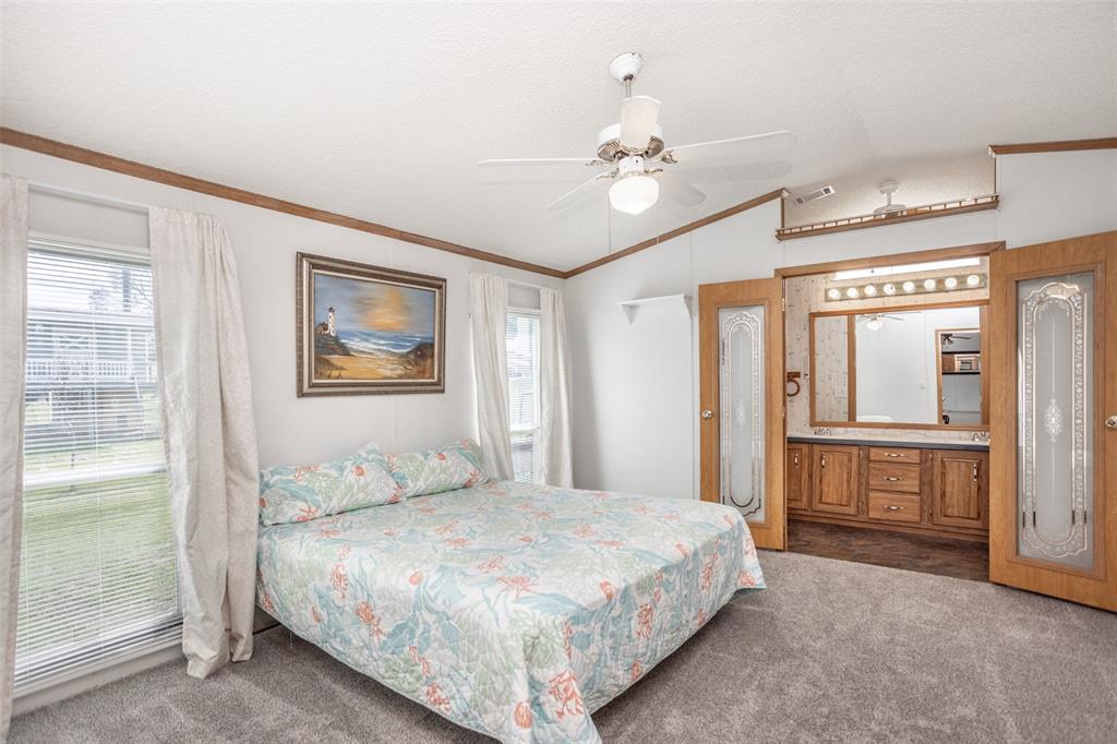 S Willis survey abstract 1102 - Residential