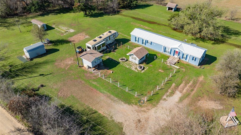 S Willis survey abstract 1102 - Residential