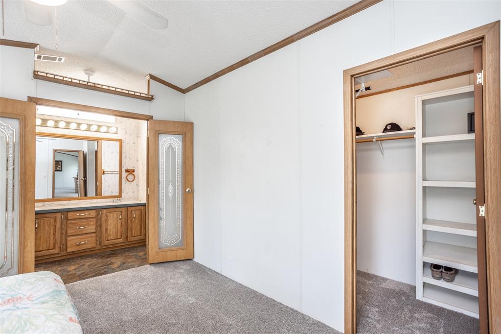 S Willis survey abstract 1102 - Residential