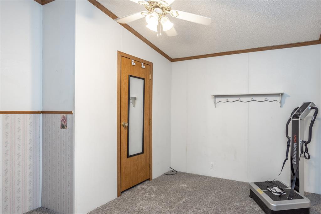 S Willis survey abstract 1102 - Residential